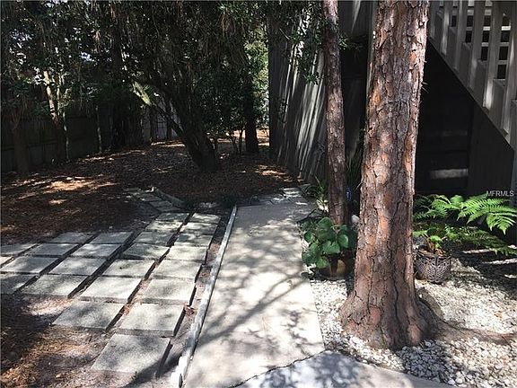 2nd image of 106 Crown Oaks Way