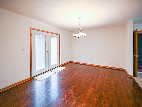 4th image of 516 Diane St