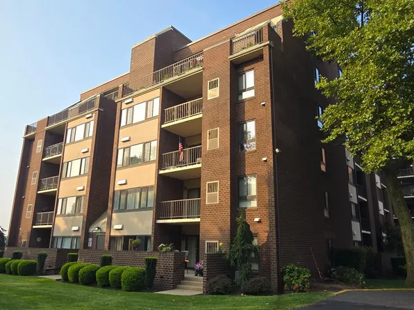 5100 Convent Ln APT 301, Philadelphia, PA 19114