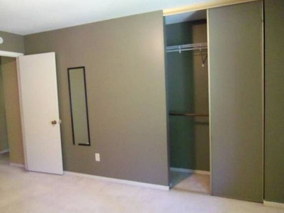 5th image of 115 Canabury Ct