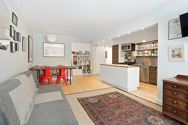 Rented by BLU Real Estate | media 10