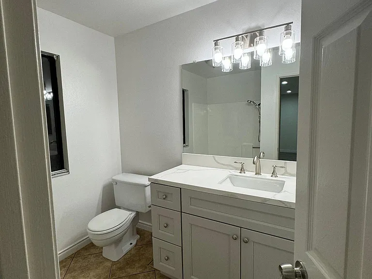7893 Cerritos Ave — Photo 17