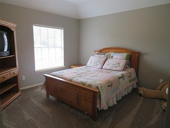 3rd image of 2202 Pleasant Shade Ct