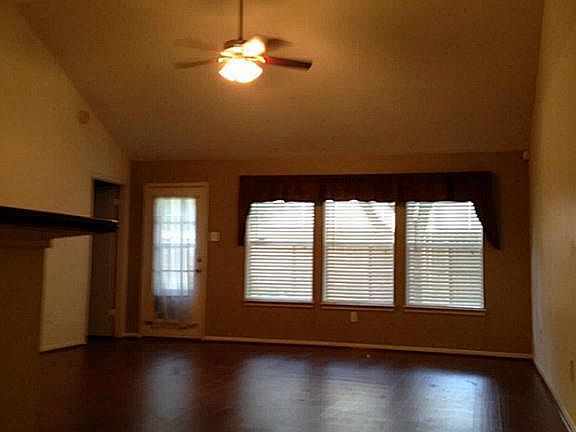 5th image of 2823 Russett Pl W