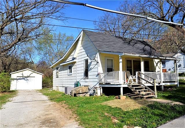 1st image of 3036 S 36th St