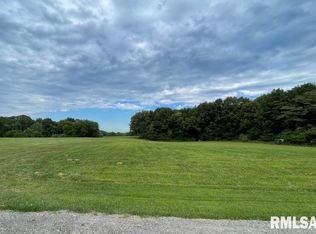 Hurricane Dr, Carlinville, IL 62626
