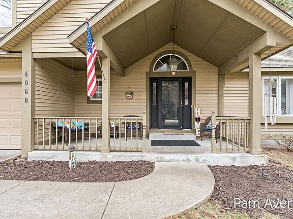 4th image of 4068 Oak Hollow Ct