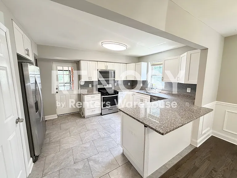 601 Warwick Rd — Photo 10