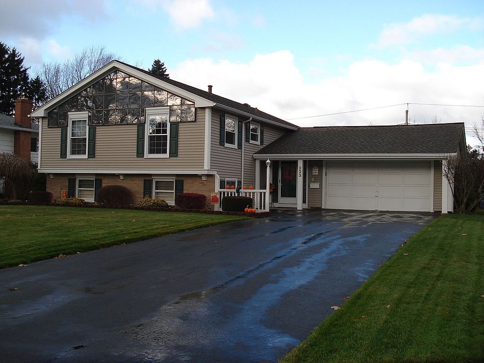 223 Tioga Dr