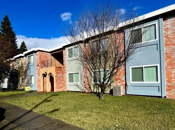 1620 Herbert St, Santa Rosa, CA 95401