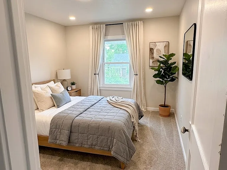 4230 Berwick Ave — Photo 5