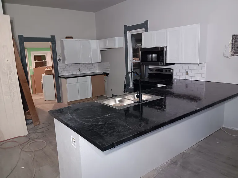 205 S Smith St — Photo 1