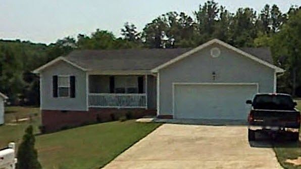 1st image of 917 Clay Hill Dr