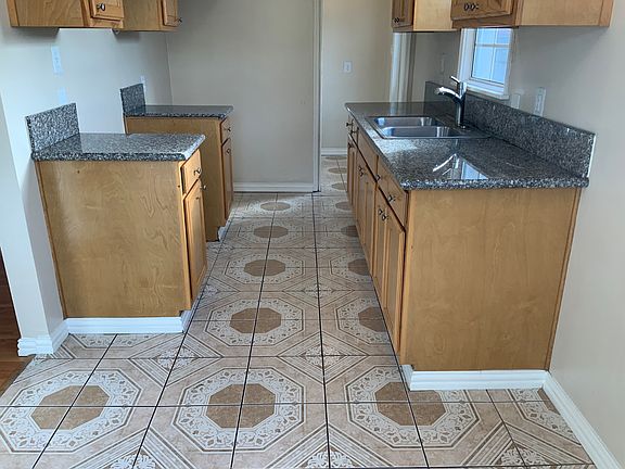 5th image of 7113 Newell St #A