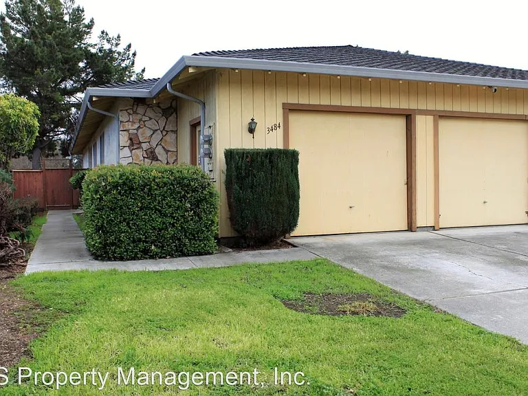 3484 Angelina Dr — Photo 10