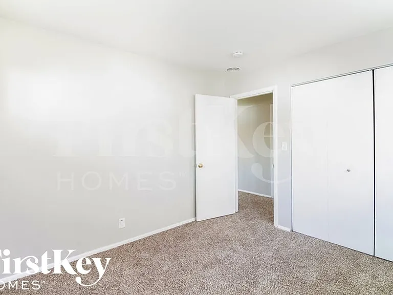 809 N Latham St — Photo 11