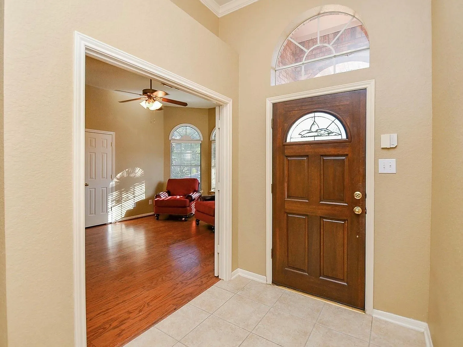 4 bed, 2.0 bath, 2236 sqft, $2,500 — Photo 4