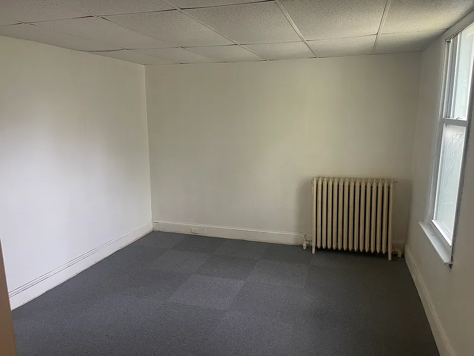 Large Bedroom that can fit a king size bed