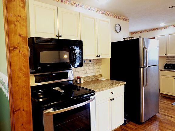 3rd image of 853A Oak Hill Branch Rd