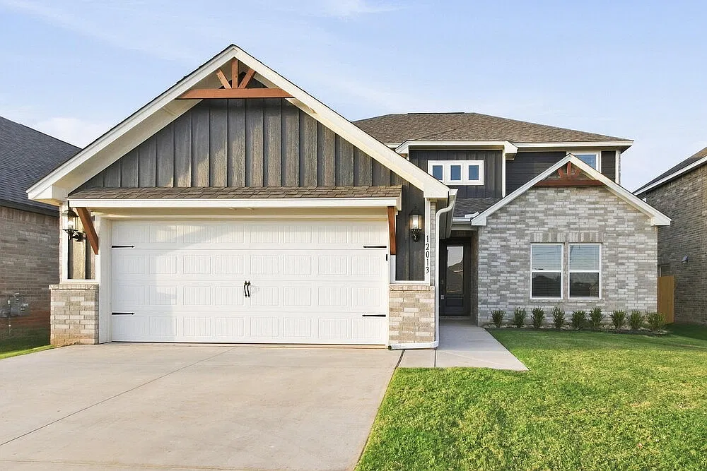 4 bed, 2.5 bath, 2213 sqft, $2,245 — Photo 1