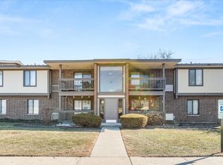 594 Somerset Ln APT 7, Crystal Lake, IL 60014