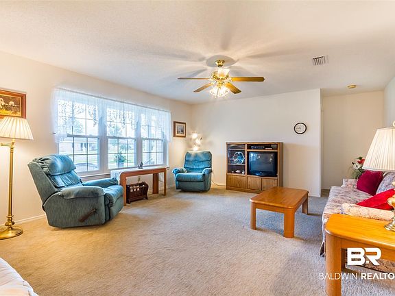 4th image of 529 W Amanda Ave