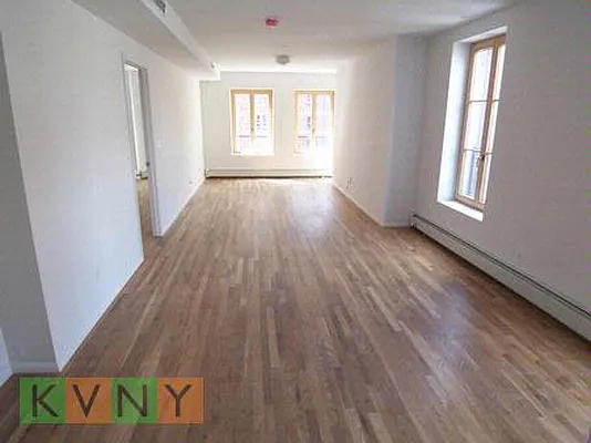 Rented by KVNY Soho | media 79