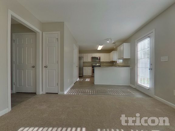 3rd image of 341 Rosemont Ct