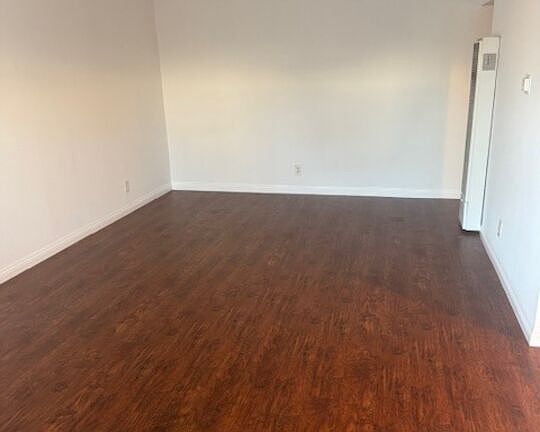 4th image of 1136 W 109th Pl