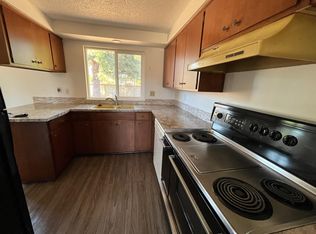 1975 Montreal Ave, Eugene, OR 97408