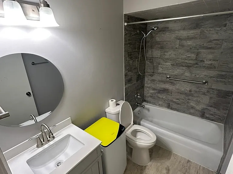 18515 Harwood Ave #1A — Photo 3