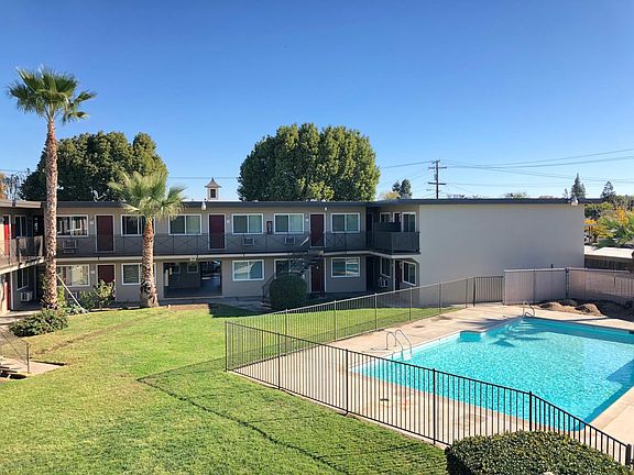 3rd image of 141 El Portal Ave APT 9A