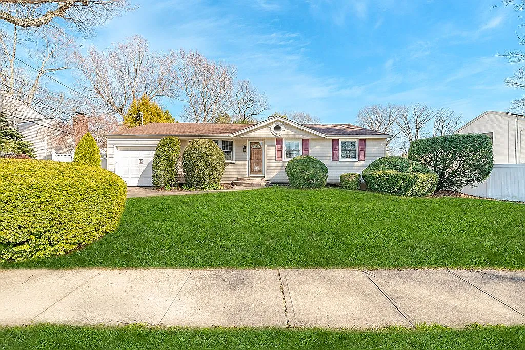 32 Seaman Neck Rd photo 1
