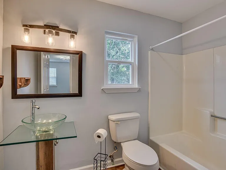 2211 Pleasant Dr — Photo 27