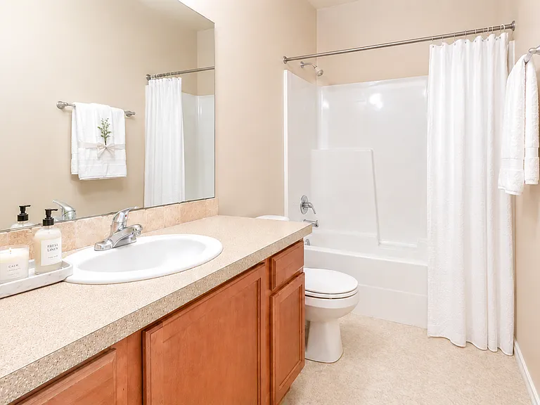 Country Club Villas — Photo 11