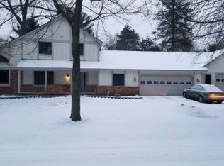 3565 Westacres Dr, West Bloomfield, MI 48324