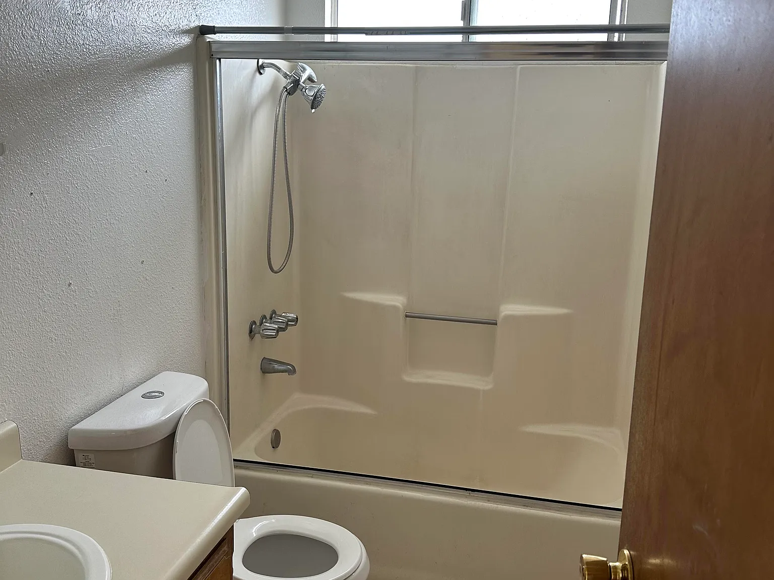 2 bed, 850 sqft, $1,650 — Photo 1