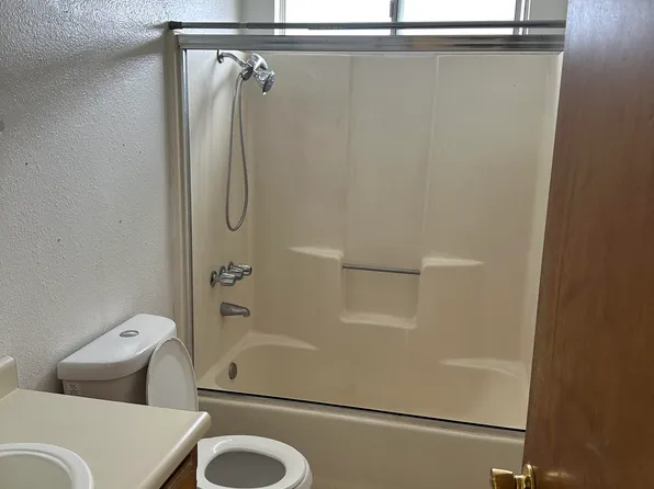 130 N Elm Ave, Ripon, CA