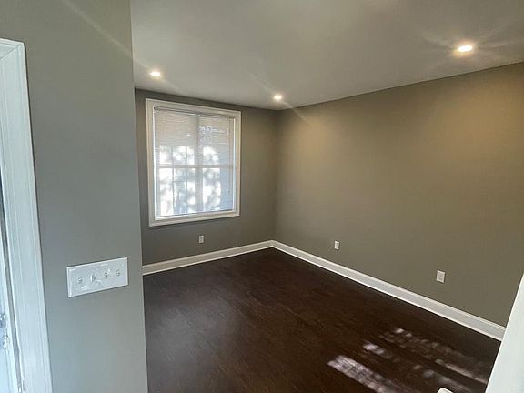 3rd image of 4803 Unruh Ave