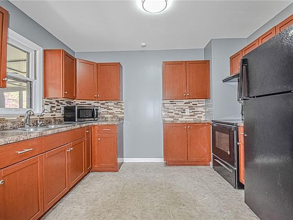 4th image of 9109 Richards Dr