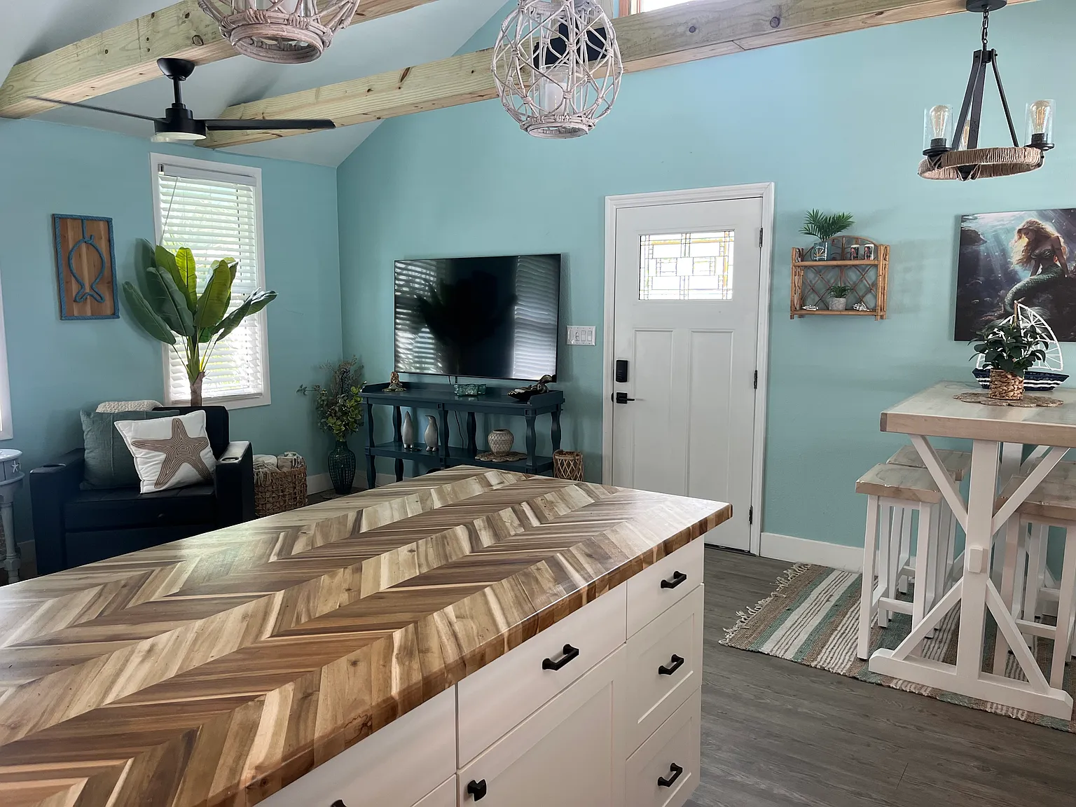 2 bed, 850 sqft, $3,000 — Photo 4