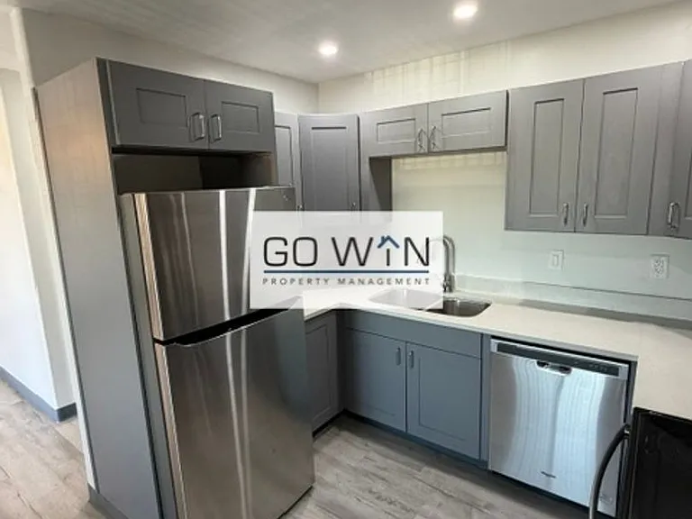 23 E Illini St — Photo 25