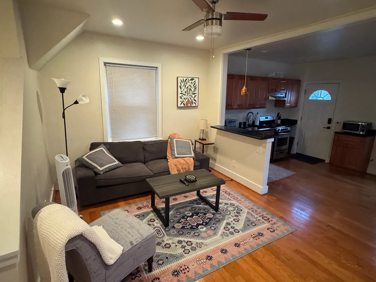1 bed, 400 sqft, $1,350 — Photo 2