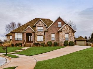 5303 S Waterbury Ct, Rogers, AR 72758