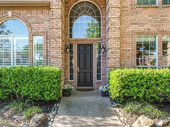 2nd image of 1107 Longford Cir