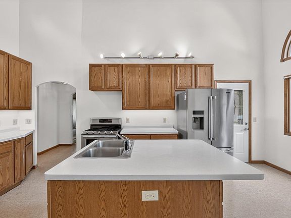 5th image of 744 Ansley Ave
