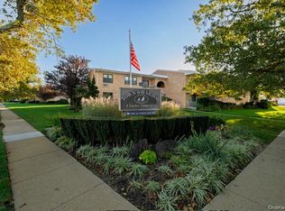 214 Westend Ave APT 6C, Freeport, NY 11520