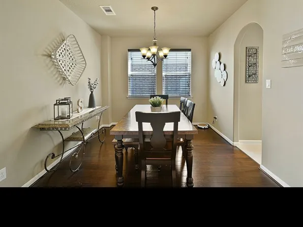 426 Oak Gate Dr, Conroe, TX 77304