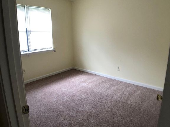 5th image of 3094 Sarah Lou Dr
