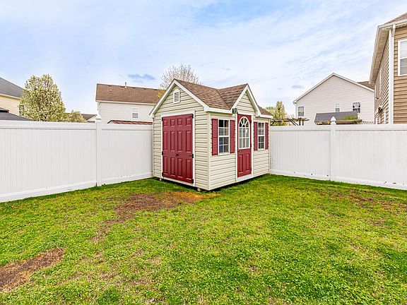 3rd image of 5433 Ann Arbor Ln